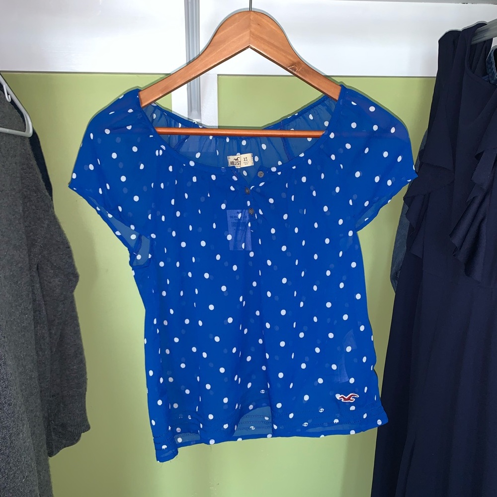 short sleeve shirt blue with white dots
